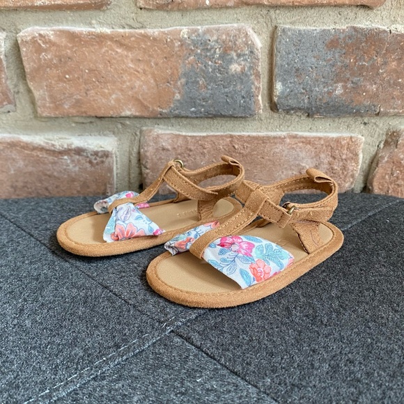 12-18M Like New! Old Navy Sandals - Floral with Brown Straps - Picture 1 of 7